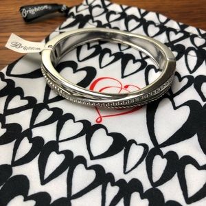 BNWT Brighton Neptunes Hinged clasp bangle $72